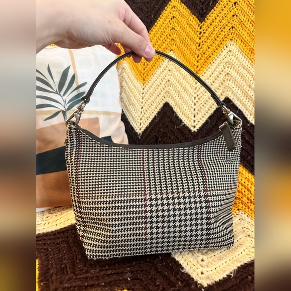 Authentic Lauren Ralph Lauren Handbag - Picture 4 of 8